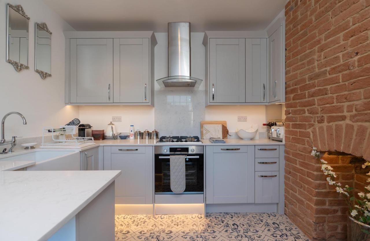 Gloucester Place Townhouse With Hot Tub! Cheltenham Exterior photo